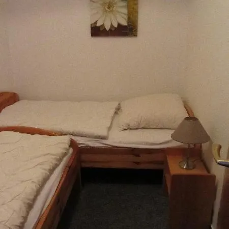 Luv-und-lee-apartment-56